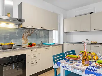 Küche und Essbereich