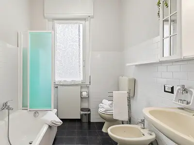 Badezimmer mit Badewanne