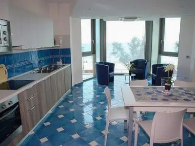 Küche und Essbereich