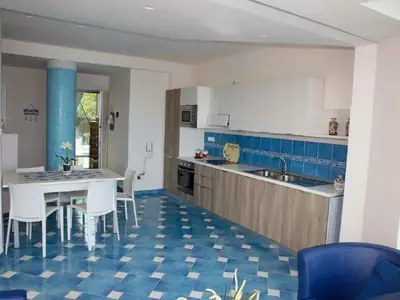 Küche und Essbereich