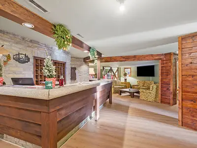 Gemeinschaftsbereich (Flure, Halle)