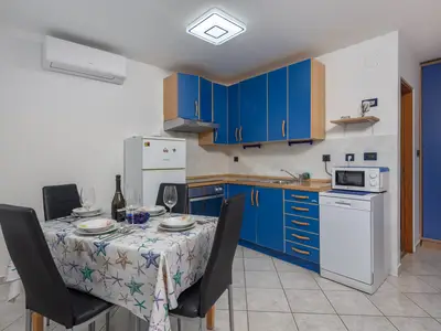 Küche und Essbereich