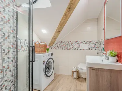 Badezimmer mit Dusche