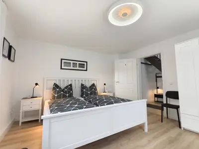 Schlafzimmer 1, Dopp