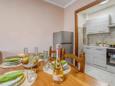 Küche und Essbereich