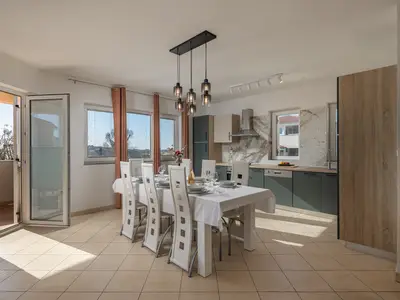 Küche und Essbereich