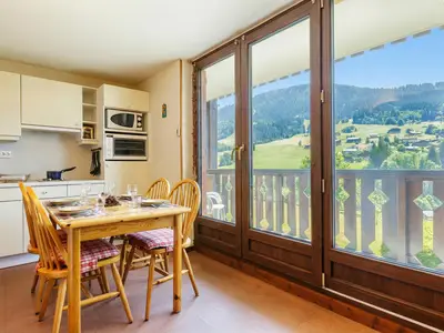 Bequemes Essen für 4 Personen