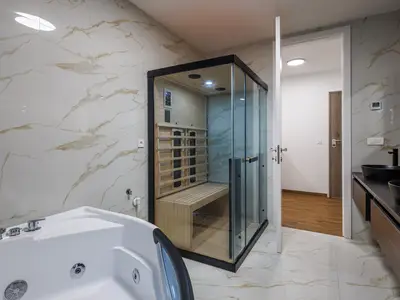 Badezimmer mit Badewanne