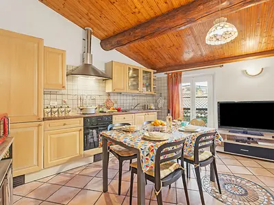 Küche und Essbereich