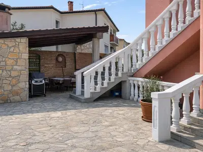 Gemeinschaftsbereich (Flure, Halle)