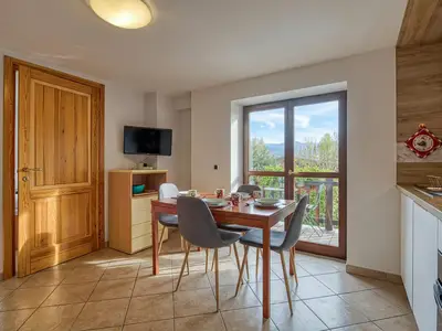 Küche und Essbereich