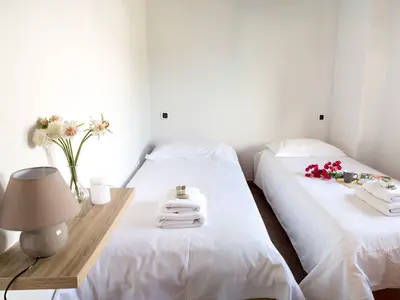 Hauptschlafzimmer mit 2 Einzelbetten