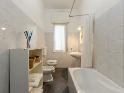 Badezimmer mit Badewanne