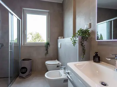 Badezimmer mit Dusche