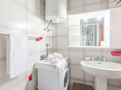 Badezimmer mit Dusche