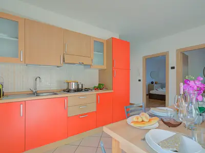 Küche und Essbereich