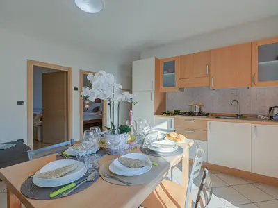 Küche und Essbereich