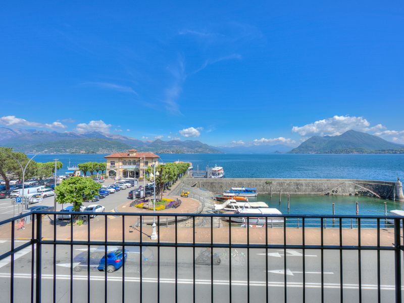 23708376-Appartement-6-Stresa-800x600-0