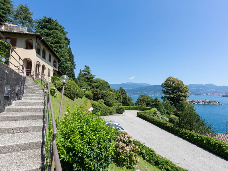 23708526-Appartement-5-Stresa-800x600-0