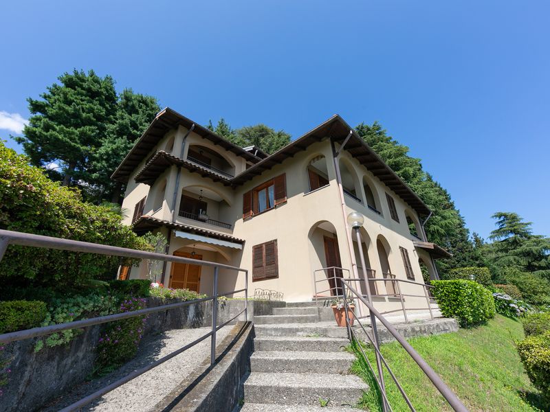 23708526-Appartement-5-Stresa-800x600-1