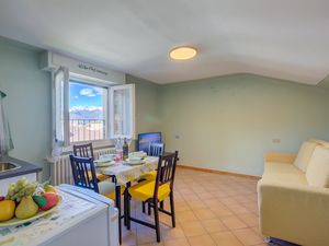 23980941-Appartement-3-Stresa-300x225-1