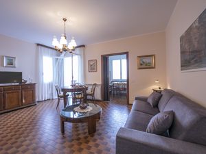 23706464-Appartement-5-Stresa-300x225-3