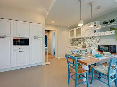 Küche und Essbereich