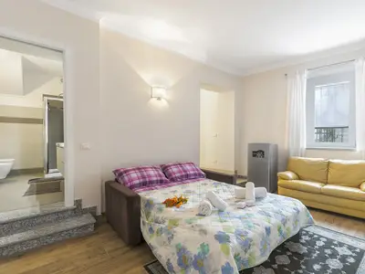 Schlafsofa (Schlafbereich für Studio)