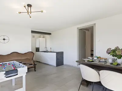 Küche und Essbereich