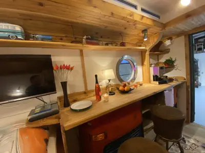 Essplatz mit Sitzgelegenheiten