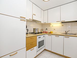 23706559-Appartement-6-Tenno-300x225-5