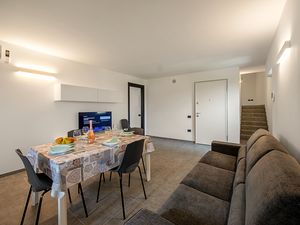 23708558-Appartement-5-Tenno-300x225-3