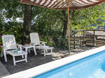Das Schwimmbad mit Ruhebereich