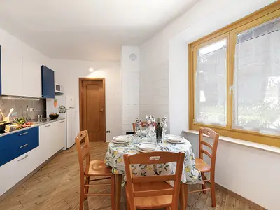 Küche und Essbereich