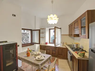 Küche und Essbereich