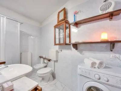 Badezimmer mit Dusche