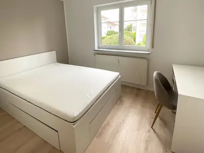 Schlafzimmer 1