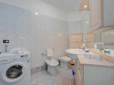 Badezimmer mit Dusche