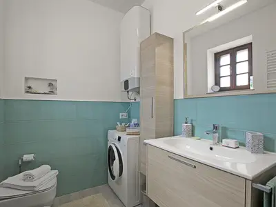 Badezimmer mit Dusche