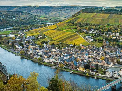 Schöne Aussicht von  der Burg auf Traben