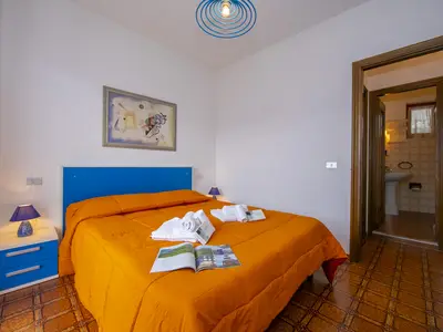 Das Hauptschlafzimmer aus einem anderen Blickwinkel gesehen