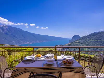 Die herrliche Aussicht auf den Gardasee
