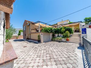 24047827-Appartement-4-Trogir-300x225-0