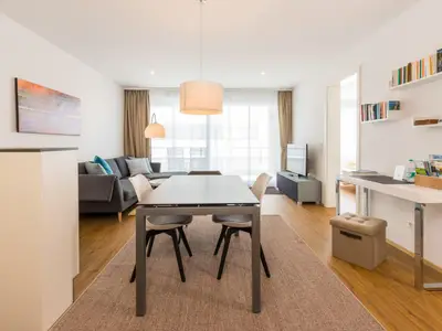 Wohnzimmer mit Essbereich