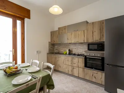 Küche und Essbereich