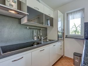 23708114-Appartement-6-Umag-300x225-5