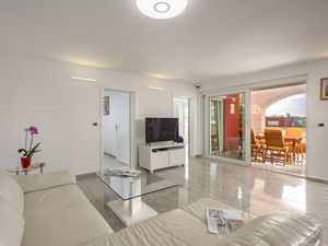 23967889-Appartement-4-Umag-300x225-3