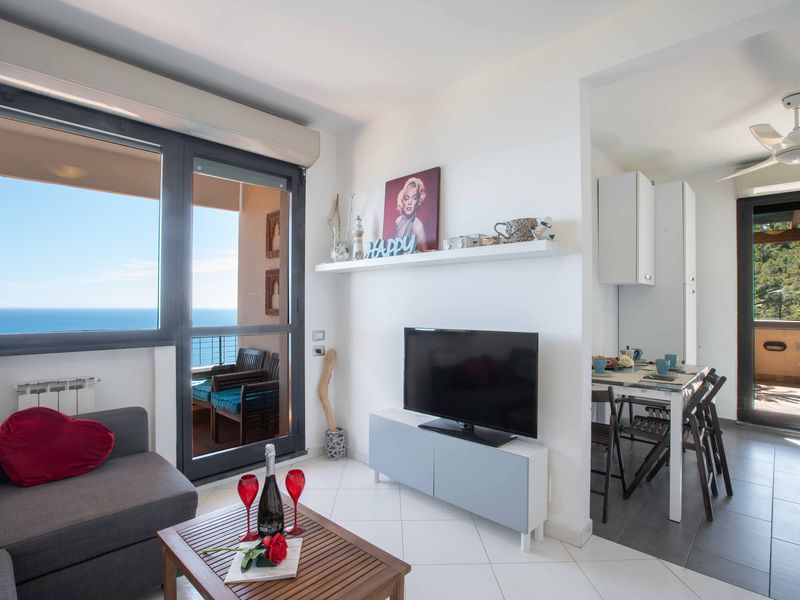 23706901-Appartement-8-Varazze-800x600-0