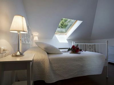 Schlafzimmer mit Dachfenster