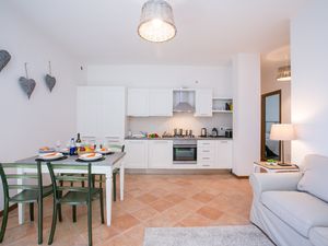 24039163-Appartement-4-Varenna-300x225-3